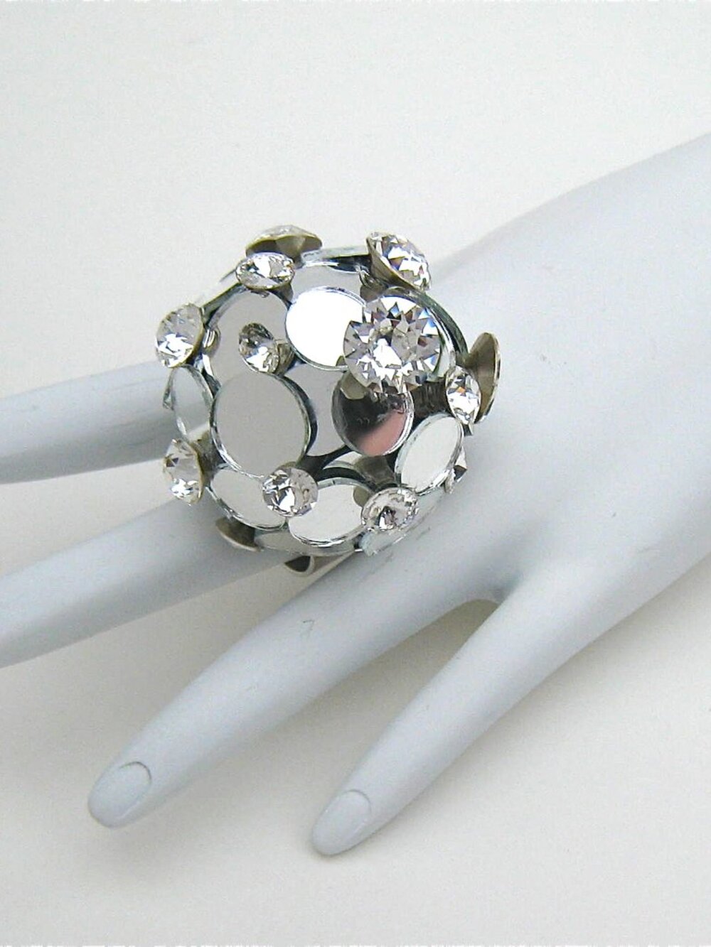 GASOLINE GLAMOUR SVANITY BAUBLE RING🪞🪩💎